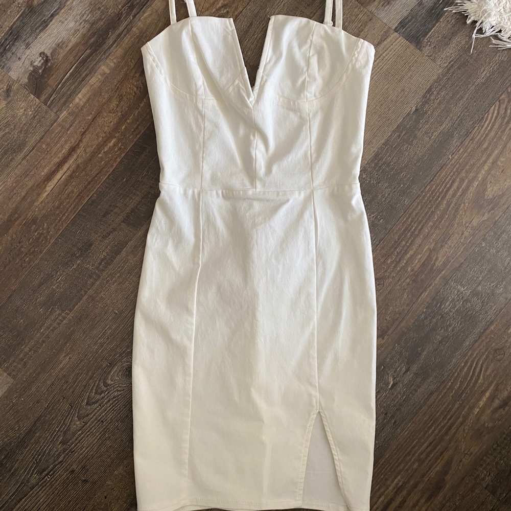 Dress - Picture 2 of 2